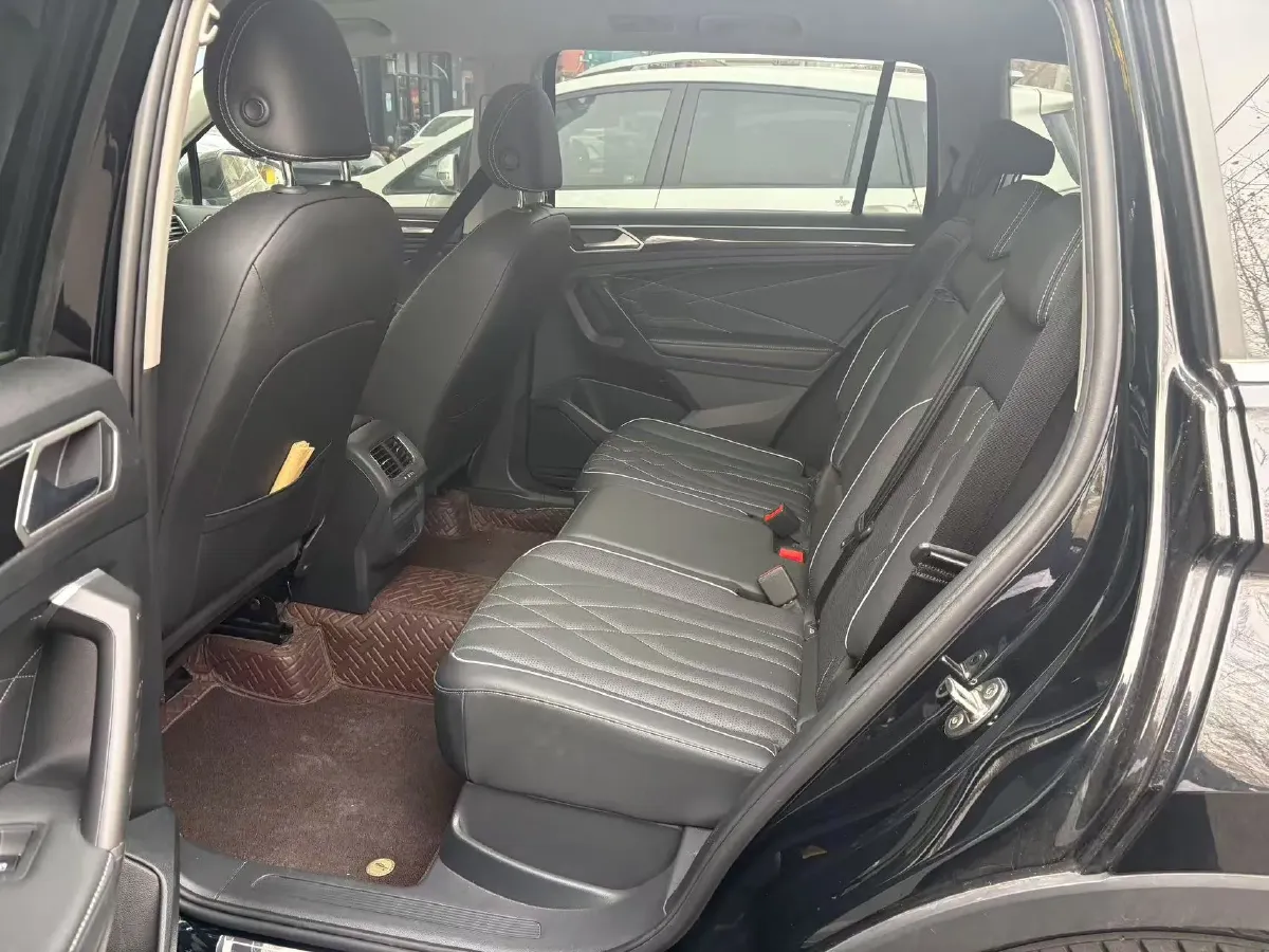 2023 Volkswagen Tiguan L 1.5T 160HP L4 7DCT,autocango,china used car exporter,china ev exporter,chinese used car exporter,chinese used ev exporter
