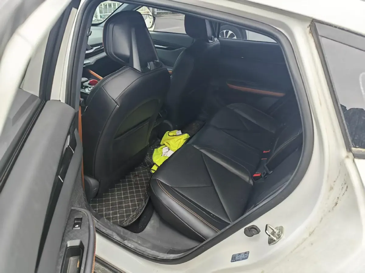 2022 ChangAn UNI-V 1.5T 188HP L4 7DCT,autocango,china used car exporter,china ev exporter,chinese used car exporter,chinese used ev exporter