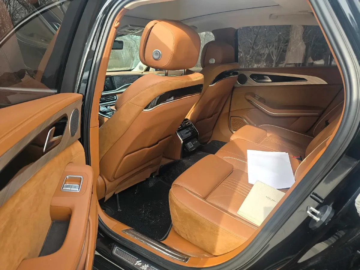 2021 HongQi H7 2.0T 204HP L4 6AT,autocango,china used car exporter,china ev exporter,chinese used car exporter,chinese used ev exporter