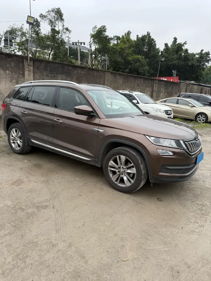 2018 Skoda Kodiak 2.0T 186HP L4 7DCT,autocango,china used car exporter,china ev exporter,chinese used car exporter,chinese used ev exporter