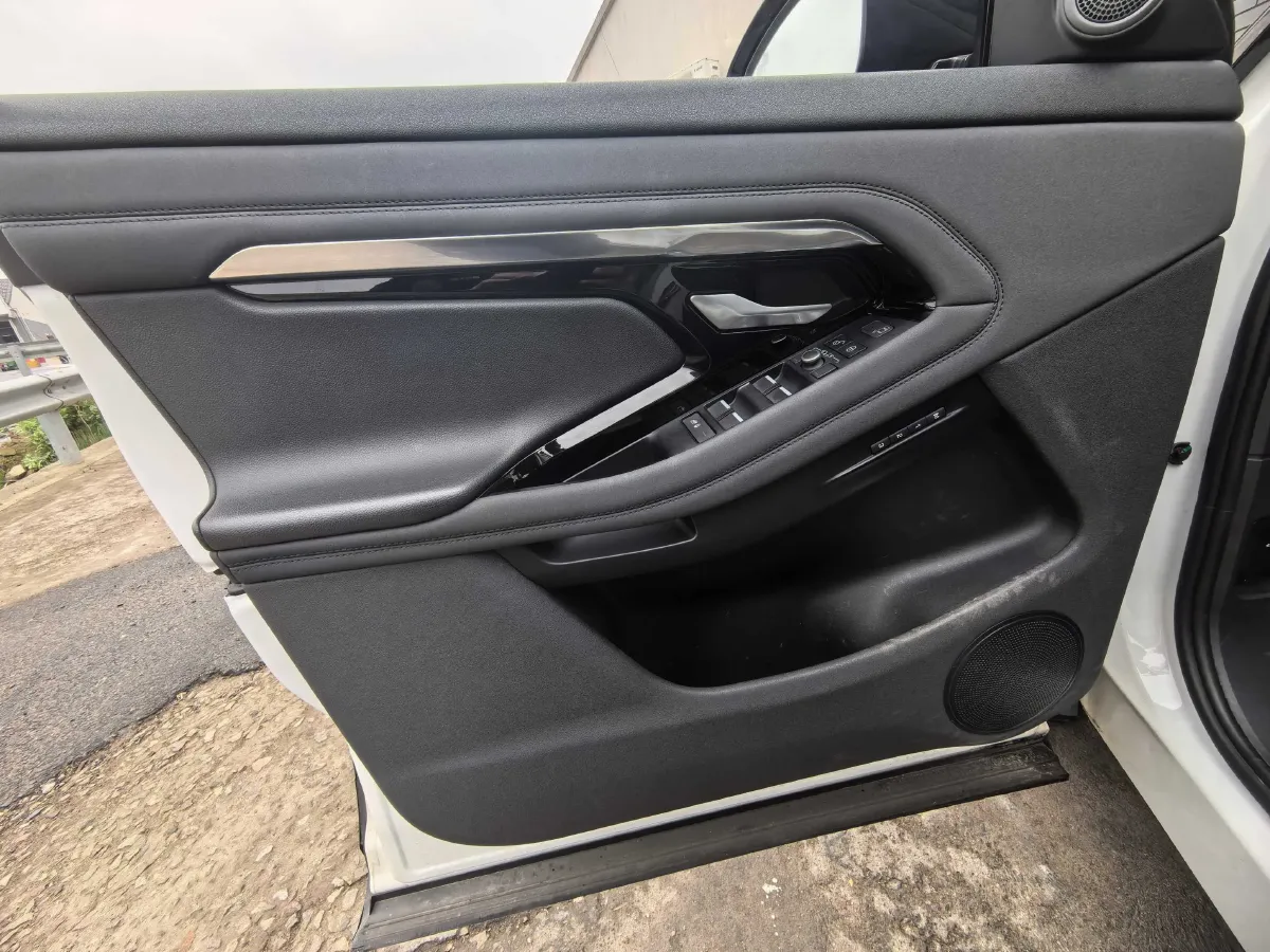 2020 Land Rover Range Rover Evoque 2.0T 249HP L4 9AT,autocango,china used car exporter,china ev exporter,chinese used car exporter,chinese used ev exporter