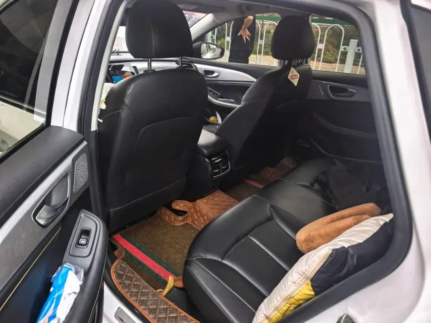 2020 Roewe i6 MAX 1.5T 173HP L4 7DCT,autocango,china used car exporter,china ev exporter,chinese used car exporter,chinese used ev exporter