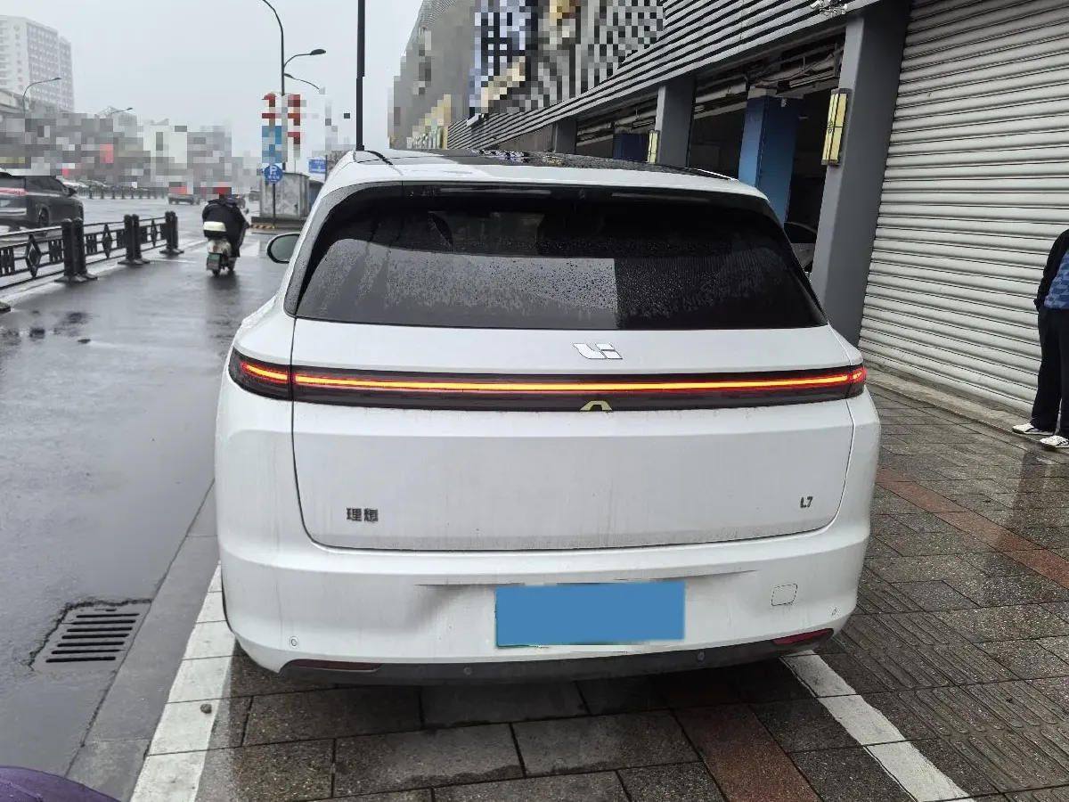 2023 Li L7 Range Extended 154HP REEV 40.9KWH,autocango,china used car exporter,china ev exporter,chinese used car exporter,chinese used ev exporter