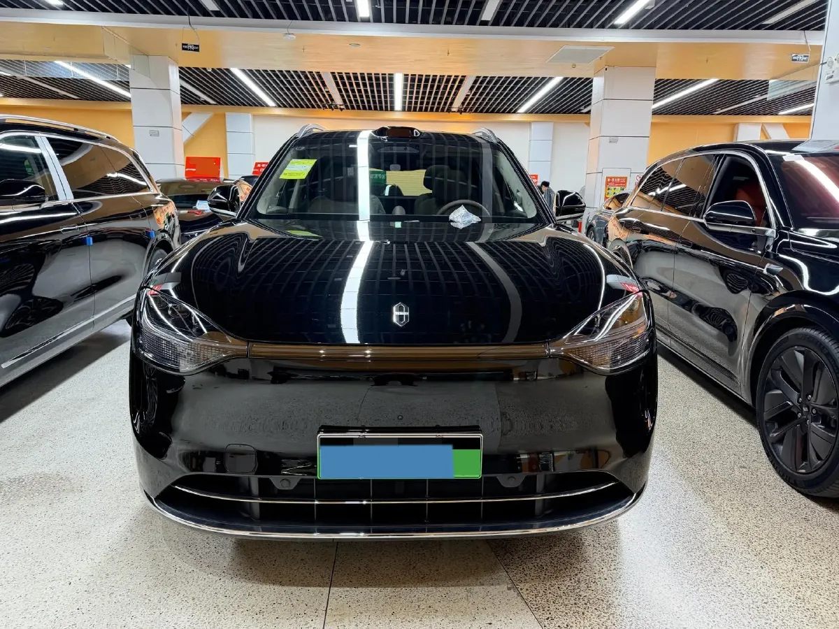 2025 AITO AITO M9 REEV 160HP REEV 52KWH,autocango,china used car exporter,china ev exporter,chinese used car exporter,chinese used ev exporter