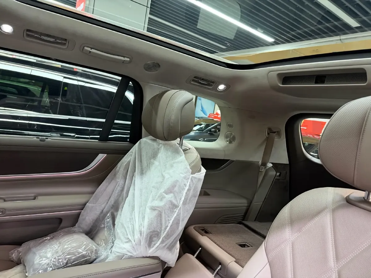 2025 AITO AITO M9 REEV 160HP REEV 52KWH,autocango,china used car exporter,china ev exporter,chinese used car exporter,chinese used ev exporter