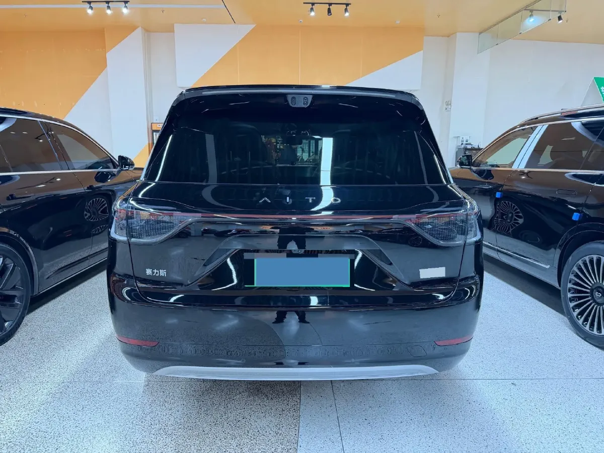 2025 AITO AITO M9 REEV 160HP REEV 52KWH,autocango,china used car exporter,china ev exporter,chinese used car exporter,chinese used ev exporter