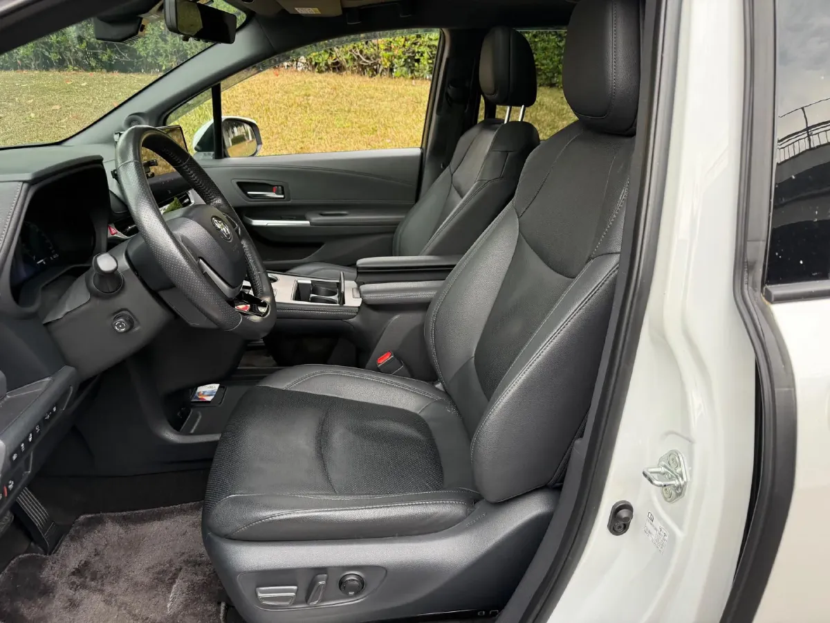 2021 Toyota Sienna 2.5L 192HP L4 E-CVT Hybrid,autocango,china used car exporter,china ev exporter,chinese used car exporter,chinese used ev exporter