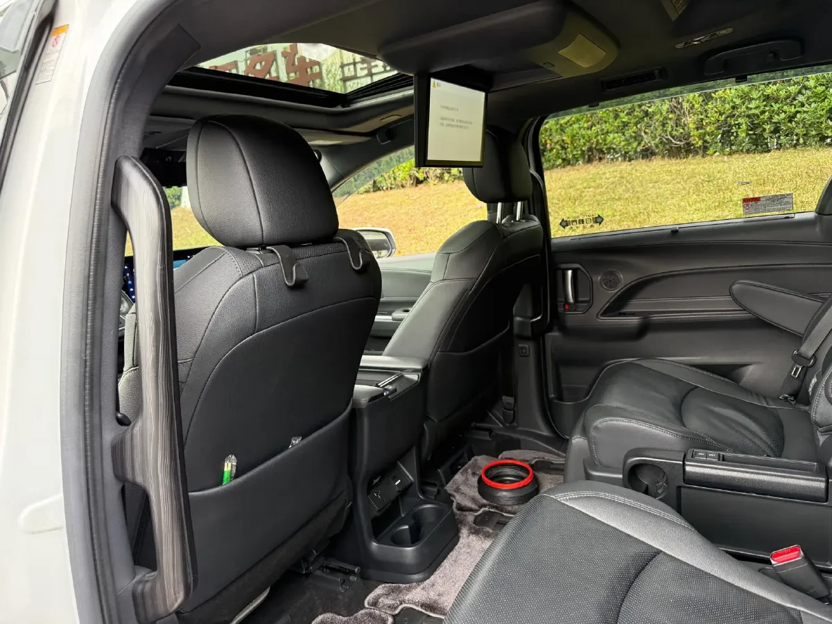 2021 Toyota Sienna 2.5L 192HP L4 E-CVT Hybrid,autocango,china used car exporter,china ev exporter,chinese used car exporter,chinese used ev exporter