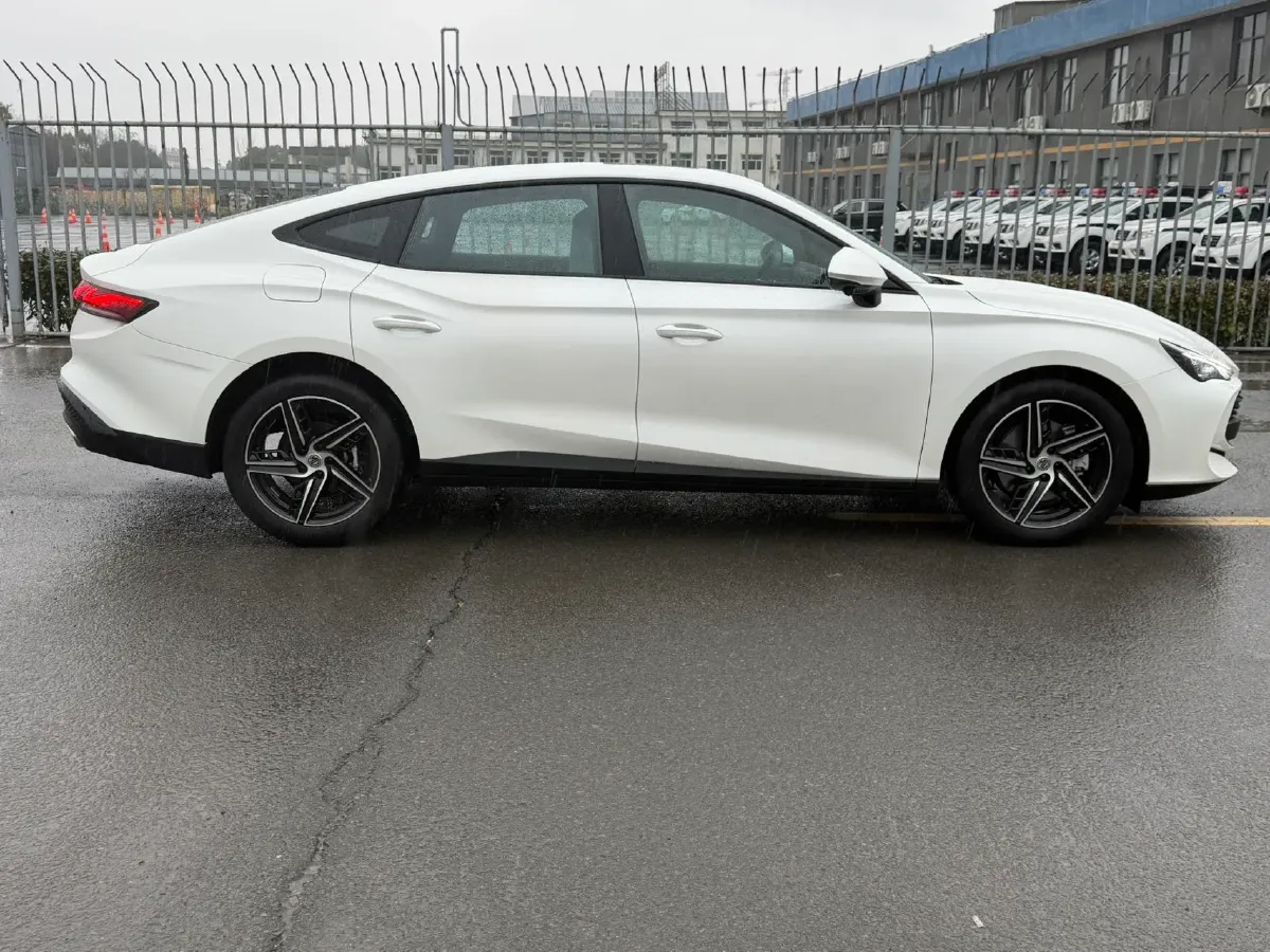 2025 MG 7 1.5T 188HP L4 7DCT,autocango,china used car exporter,china ev exporter,chinese used car exporter,chinese used ev exporter