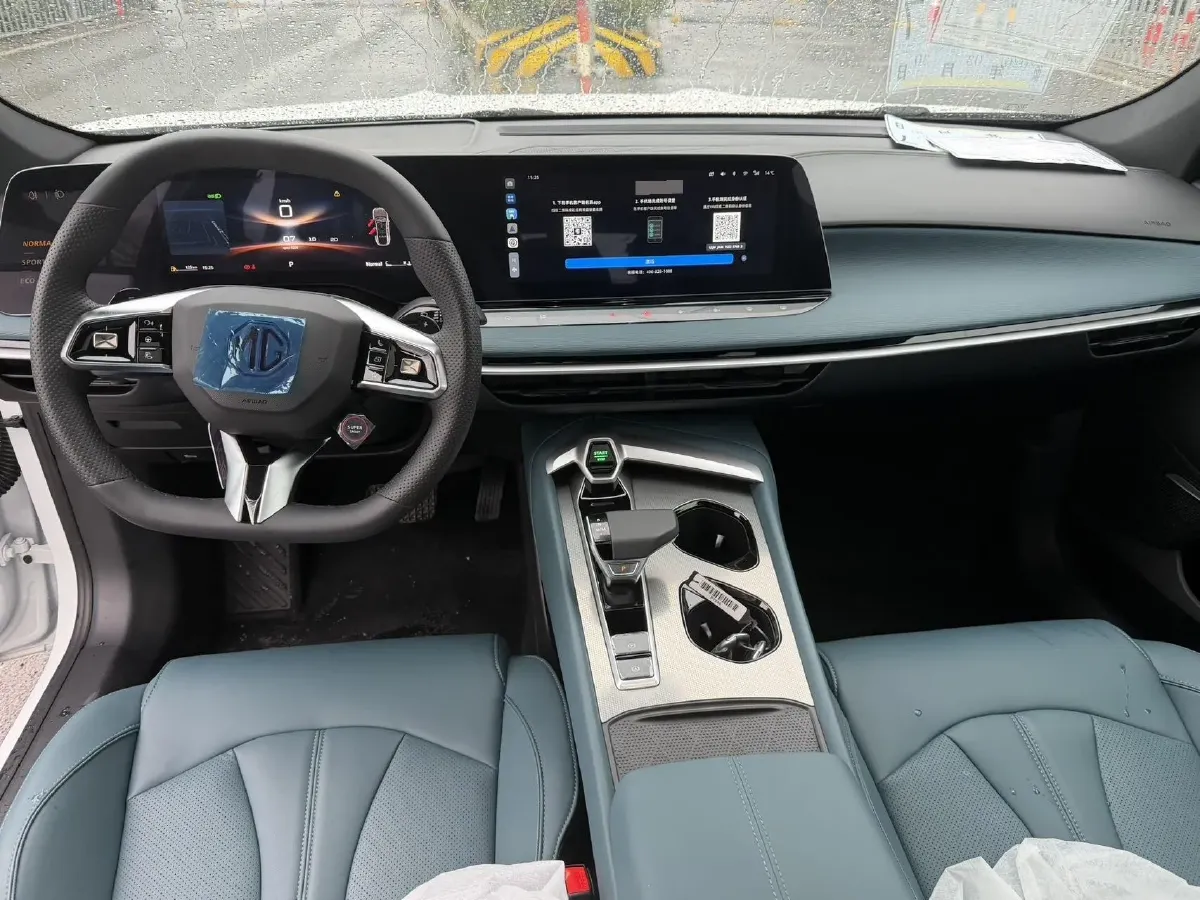 2025 MG 7 1.5T 188HP L4 7DCT,autocango,china used car exporter,china ev exporter,chinese used car exporter,chinese used ev exporter