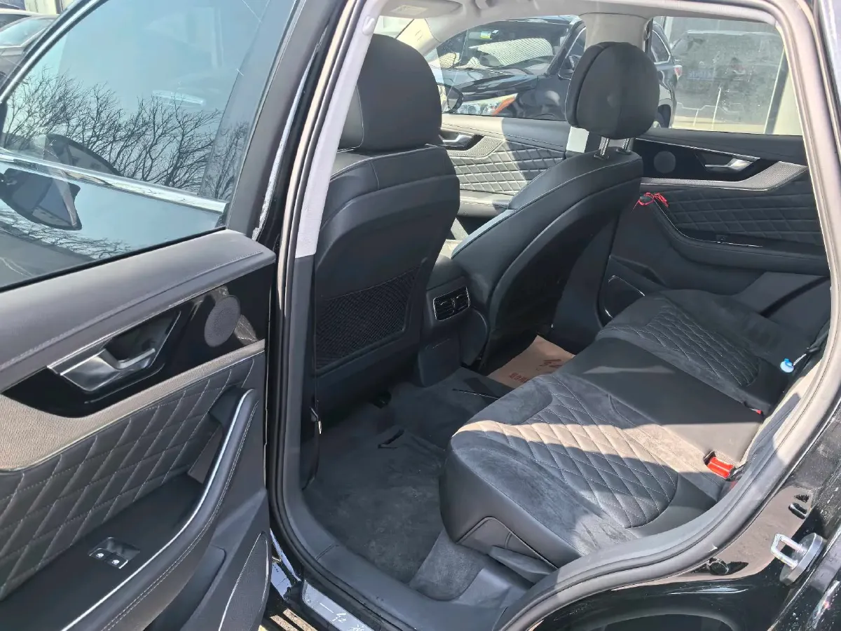 2019 HongQi HS5 2.0T 224HP L4 6AT,autocango,china used car exporter,china ev exporter,chinese used car exporter,chinese used ev exporter