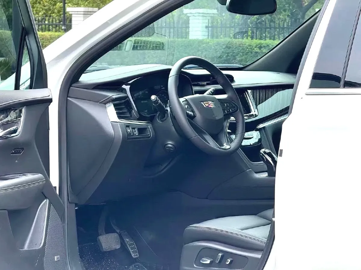 2022 Cadillac XT6 2.0T 237HP L4 9AT,autocango,china used car exporter,china ev exporter,chinese used car exporter,chinese used ev exporter