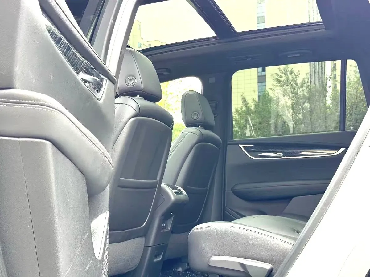 2022 Cadillac XT6 2.0T 237HP L4 9AT,autocango,china used car exporter,china ev exporter,chinese used car exporter,chinese used ev exporter