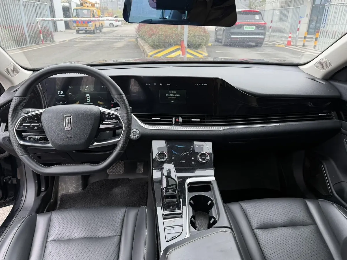 2021 Bestune B70 1.5T 169HP L4 7DCT,autocango,china used car exporter,china ev exporter,chinese used car exporter,chinese used ev exporter