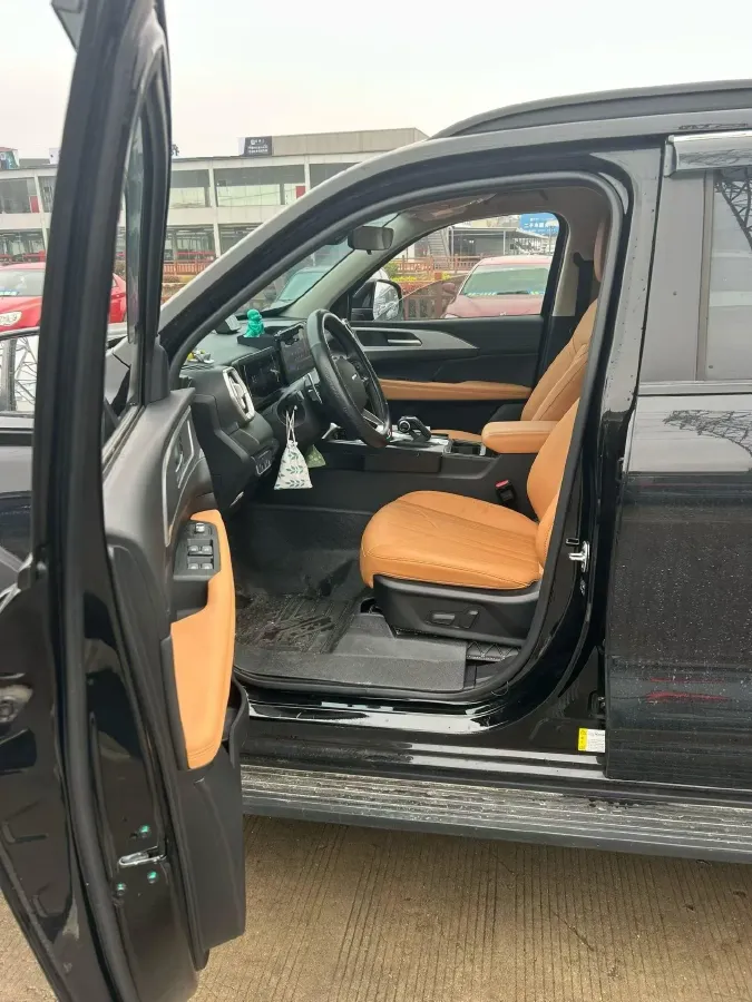 2025 Haval H5 2.0T 224HP L4 8AT,autocango,china used car exporter,china ev exporter,chinese used car exporter,chinese used ev exporter