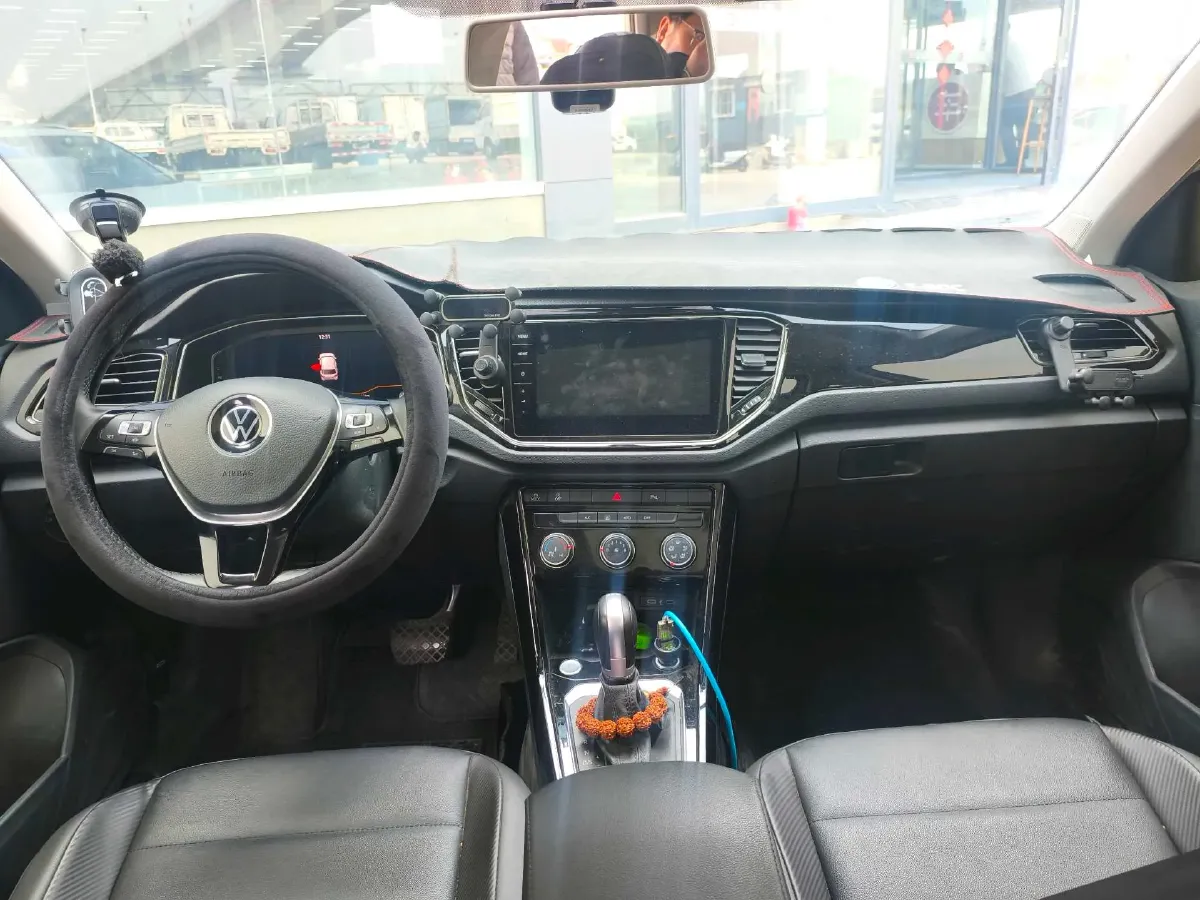 2022 Volkswagen T-Roc 1.4T 150HP L4 7DCT,autocango,china used car exporter,china ev exporter,chinese used car exporter,chinese used ev exporter