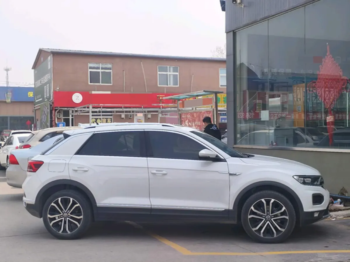 2022 Volkswagen T-Roc 1.4T 150HP L4 7DCT,autocango,china used car exporter,china ev exporter,chinese used car exporter,chinese used ev exporter