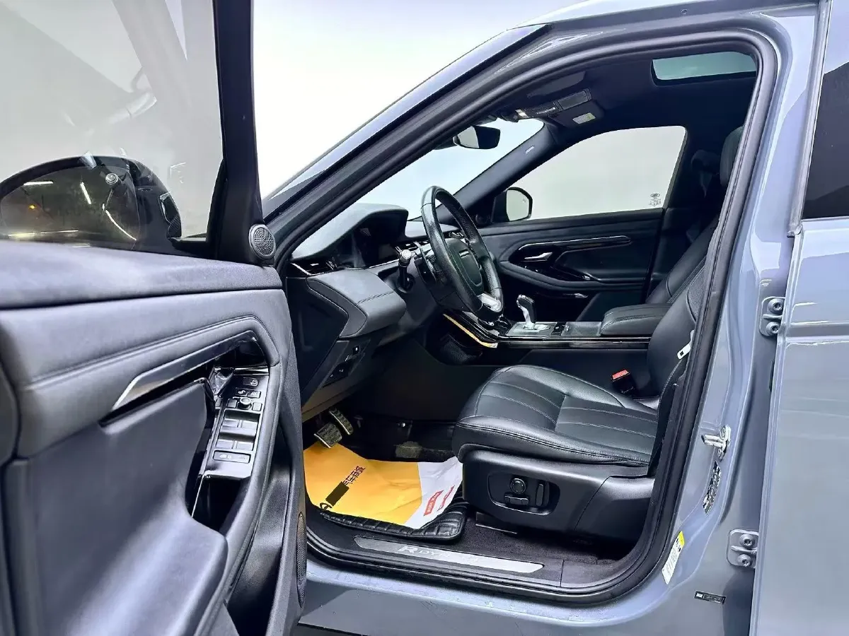 2020 Land Rover Range Rover Evoque 2.0T 249HP L4 9AT,autocango,china used car exporter,china ev exporter,chinese used car exporter,chinese used ev exporter
