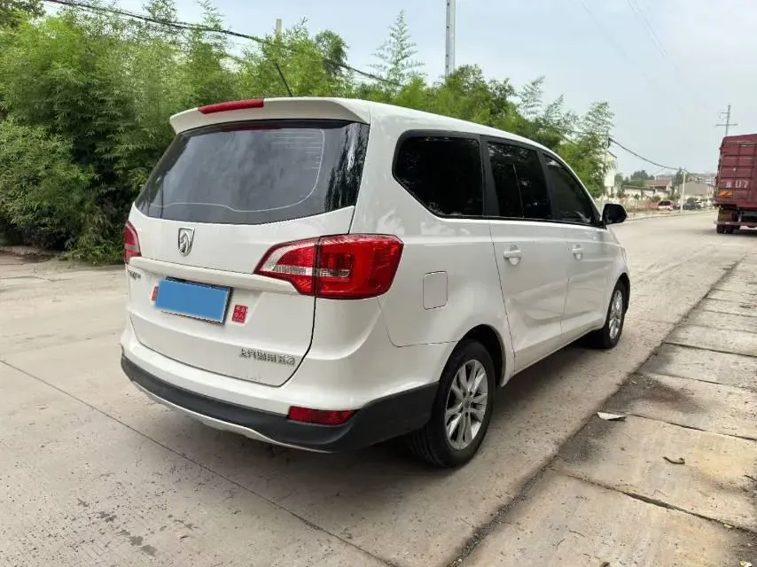 2019 BaoJun 730 1.5L 105HP L4 6MT,autocango,china used car exporter,china ev exporter,chinese used car exporter,chinese used ev exporter