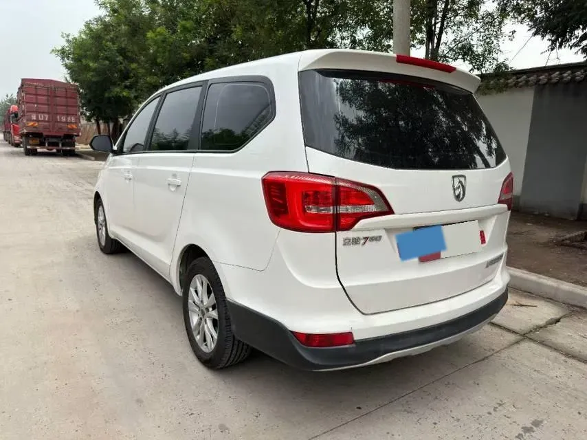 2019 BaoJun 730 1.5L 105HP L4 6MT,autocango,china used car exporter,china ev exporter,chinese used car exporter,chinese used ev exporter