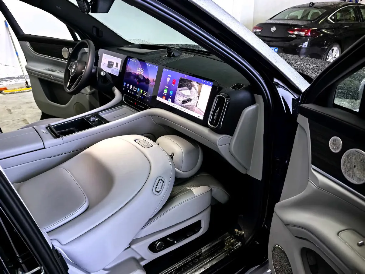 2025 AITO AITO M9 REEV 160HP REEV 52KWH,autocango,china used car exporter,china ev exporter,chinese used car exporter,chinese used ev exporter