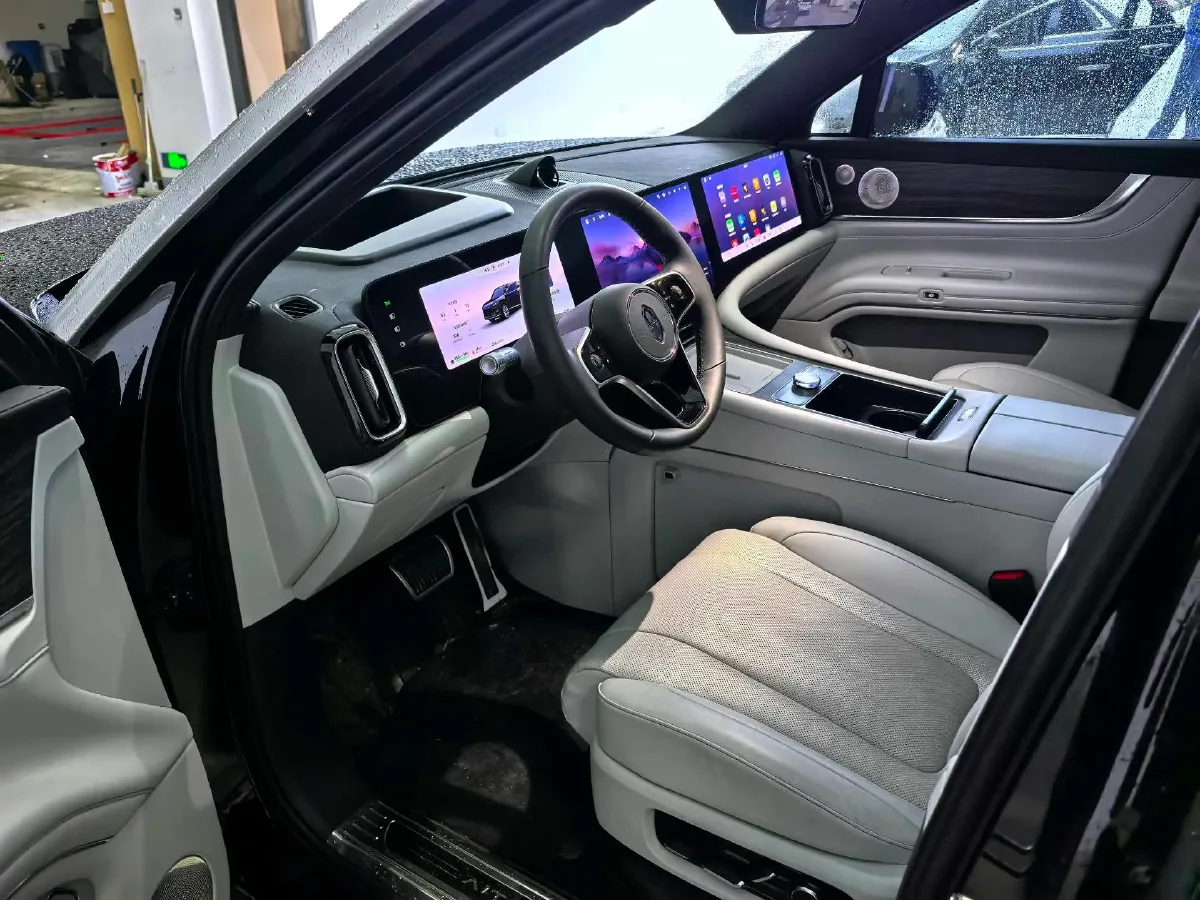 2025 AITO AITO M9 REEV 160HP REEV 52KWH,autocango,china used car exporter,china ev exporter,chinese used car exporter,chinese used ev exporter