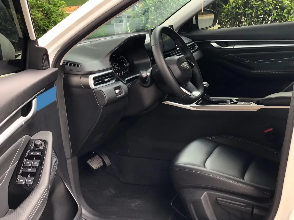 2025 Geely Emgrand 1.5L 127HP L4 CVT,autocango,china used car exporter,china ev exporter,chinese used car exporter,chinese used ev exporter