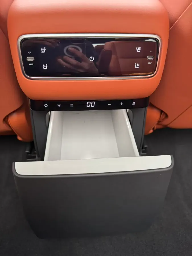 2024 Li L9 Range Extended 154HP REEV 52.3KWH,autocango,china used car exporter,china ev exporter,chinese used car exporter,chinese used ev exporter