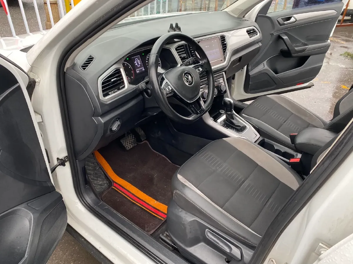 2021 Volkswagen T-Roc 1.4T 150HP L4 7DCT,autocango,china used car exporter,china ev exporter,chinese used car exporter,chinese used ev exporter