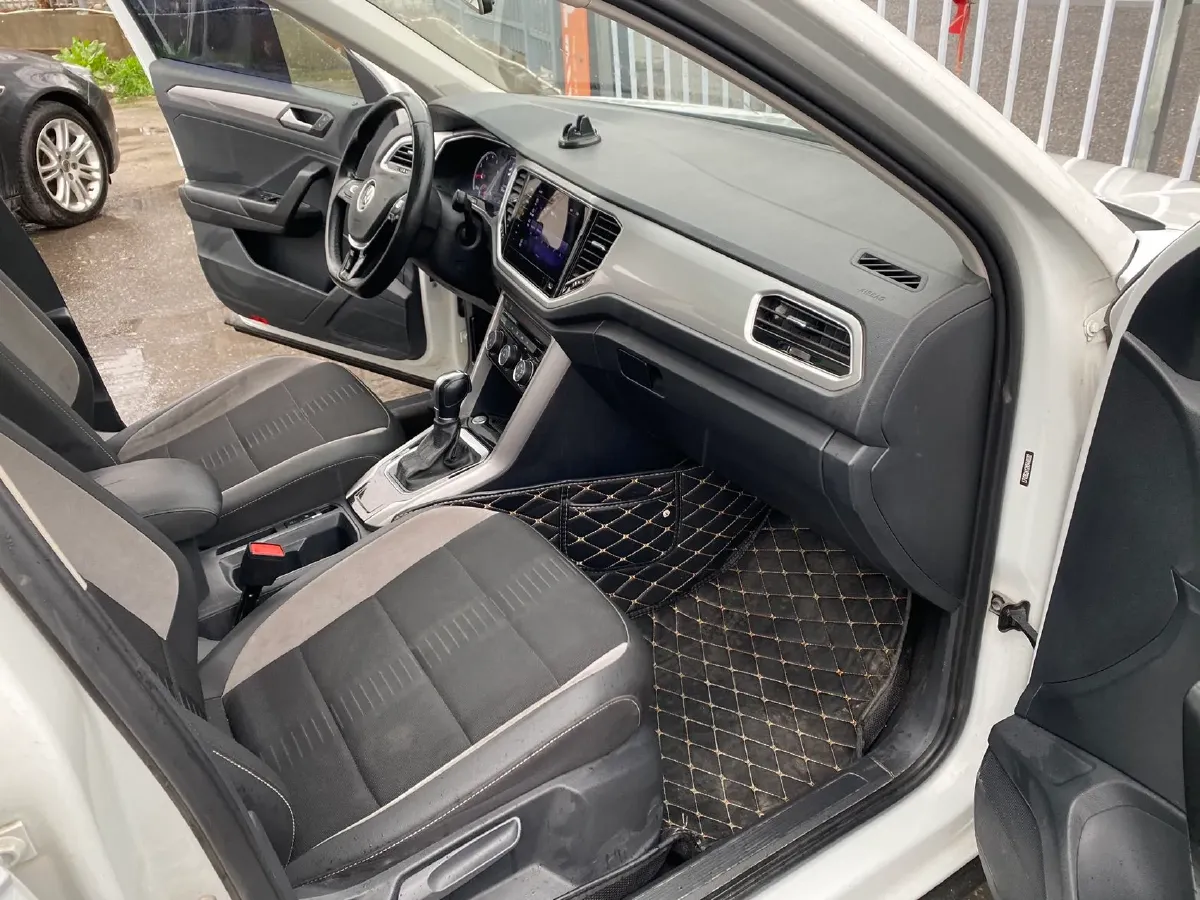 2021 Volkswagen T-Roc 1.4T 150HP L4 7DCT,autocango,china used car exporter,china ev exporter,chinese used car exporter,chinese used ev exporter