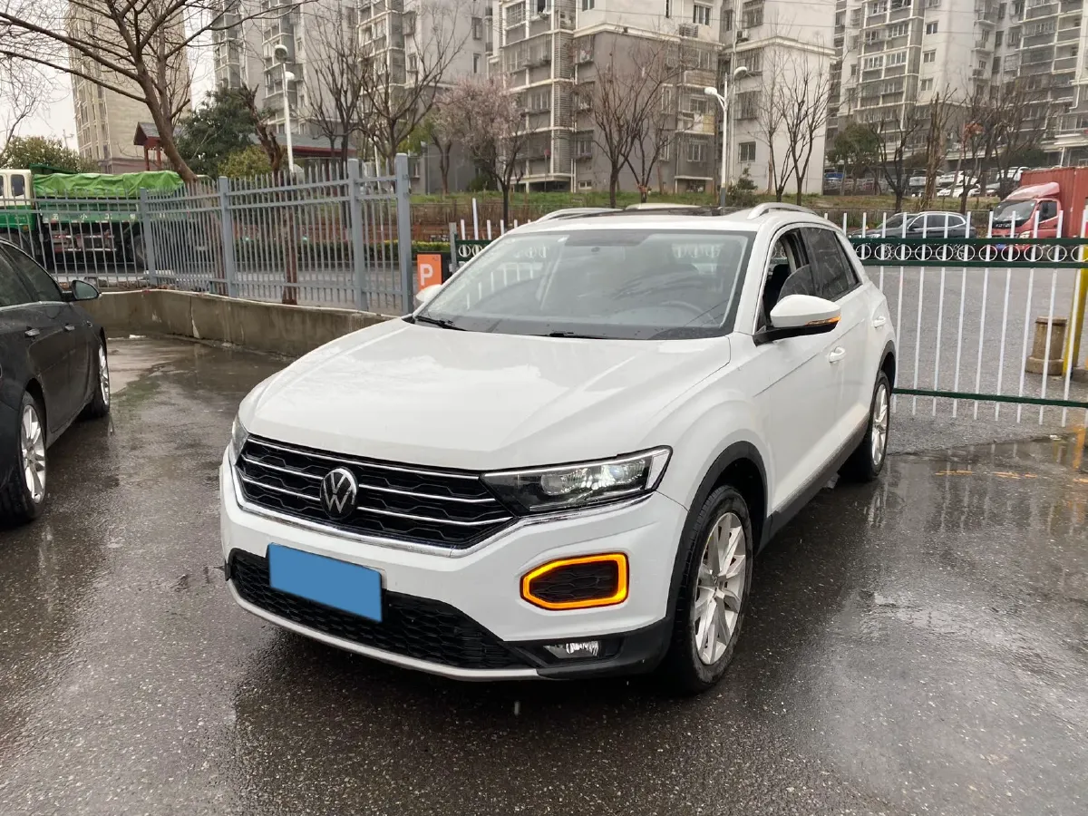 2021 Volkswagen T-Roc 1.4T 150HP L4 7DCT,autocango,china used car exporter,china ev exporter,chinese used car exporter,chinese used ev exporter