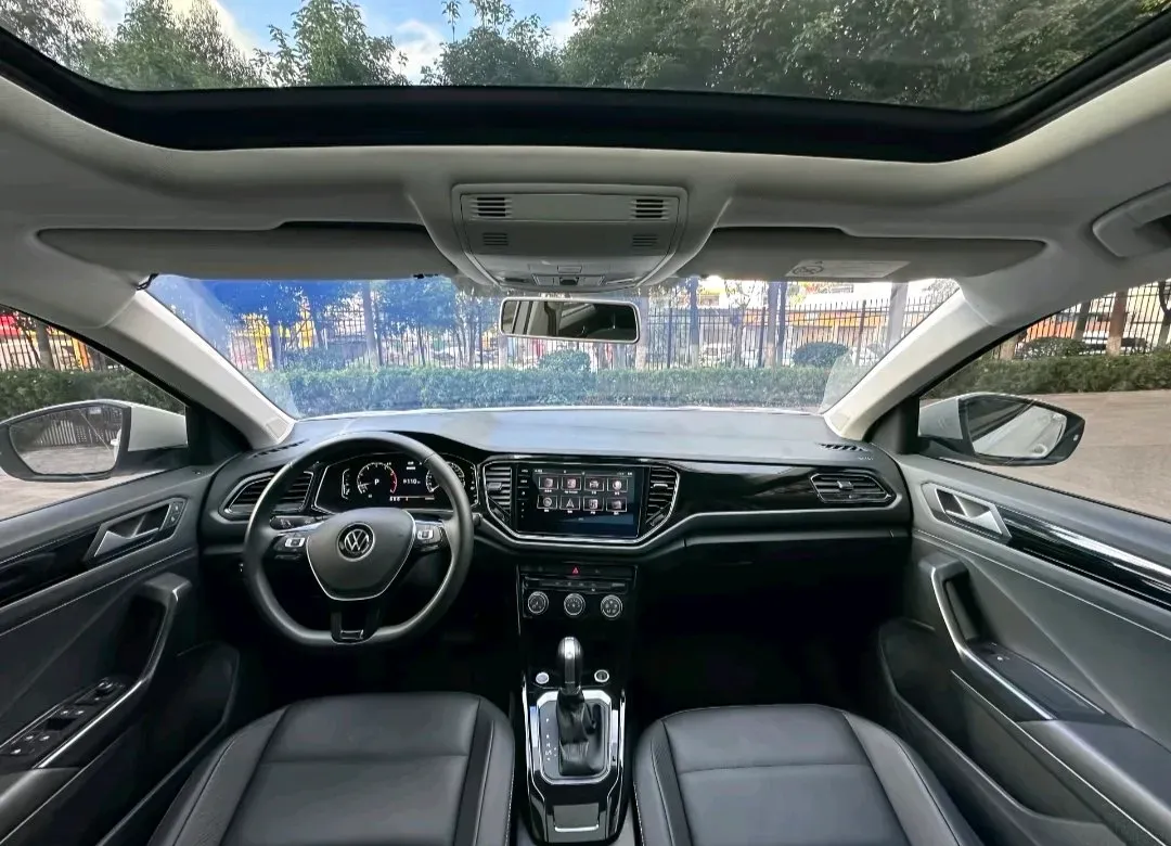 2022 Volkswagen T-Roc 1.4T 150HP L4 7DCT,autocango,china used car exporter,china ev exporter,chinese used car exporter,chinese used ev exporter