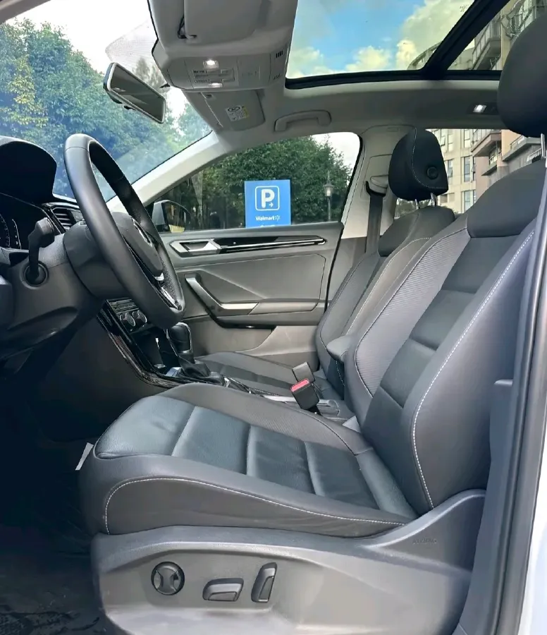 2022 Volkswagen T-Roc 1.4T 150HP L4 7DCT,autocango,china used car exporter,china ev exporter,chinese used car exporter,chinese used ev exporter