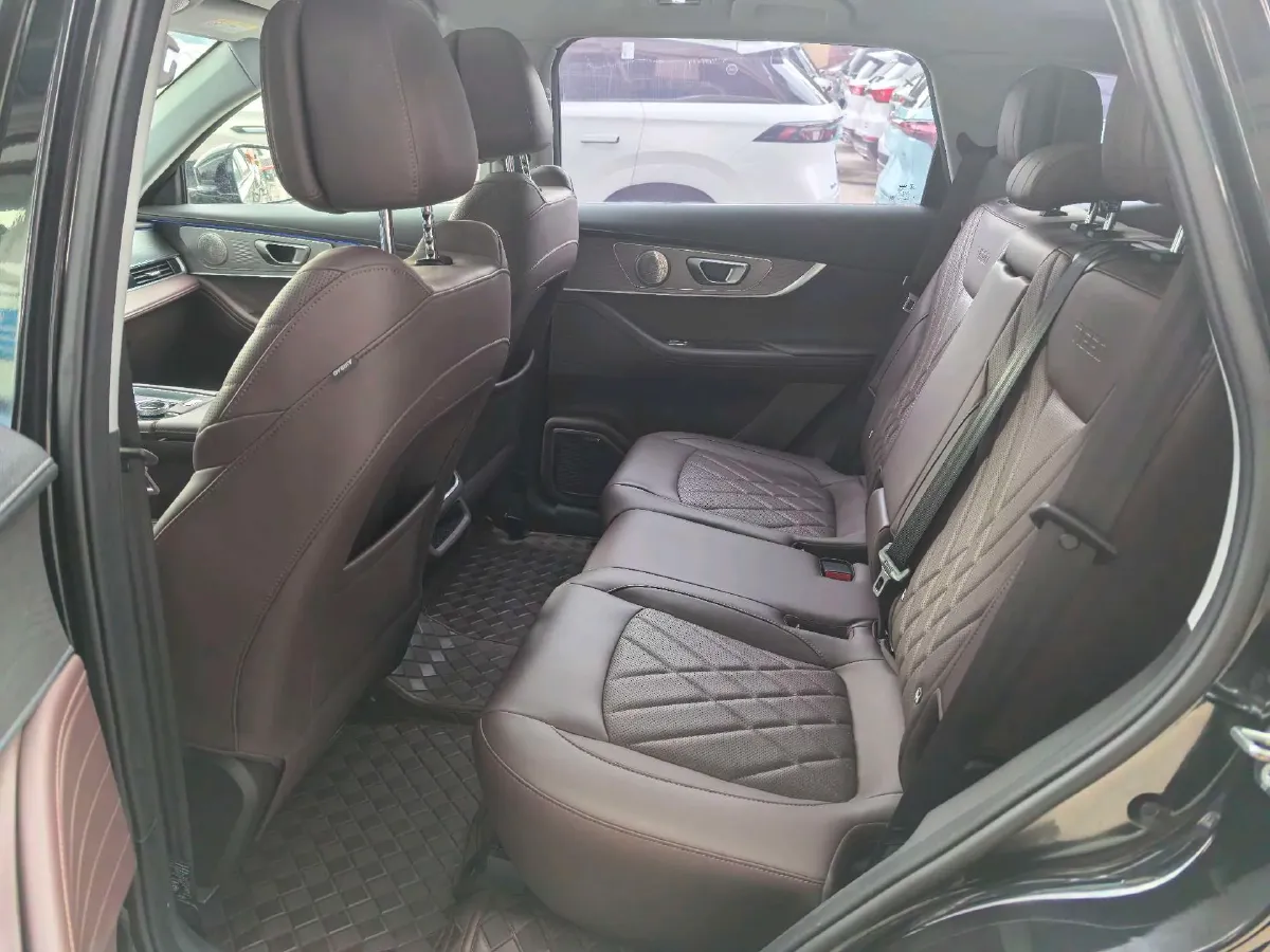 2022 Chery Tiggo 8 PRO 2.0T 254HP L4 7DCT,autocango,china used car exporter,china ev exporter,chinese used car exporter,chinese used ev exporter