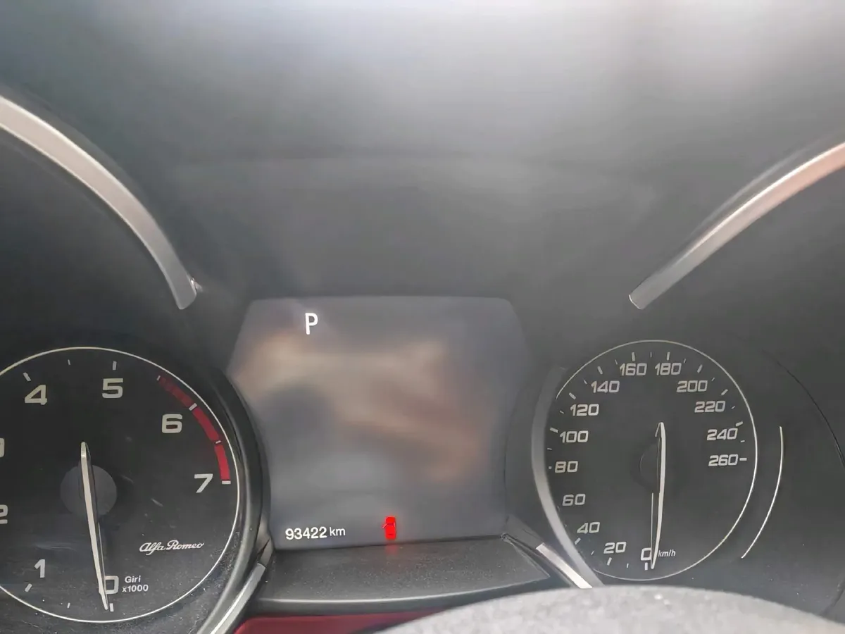 2017 Alfa Romeo Stelvio 2.0T 200HP L4 8AT,autocango,china used car exporter,china ev exporter,chinese used car exporter,chinese used ev exporter