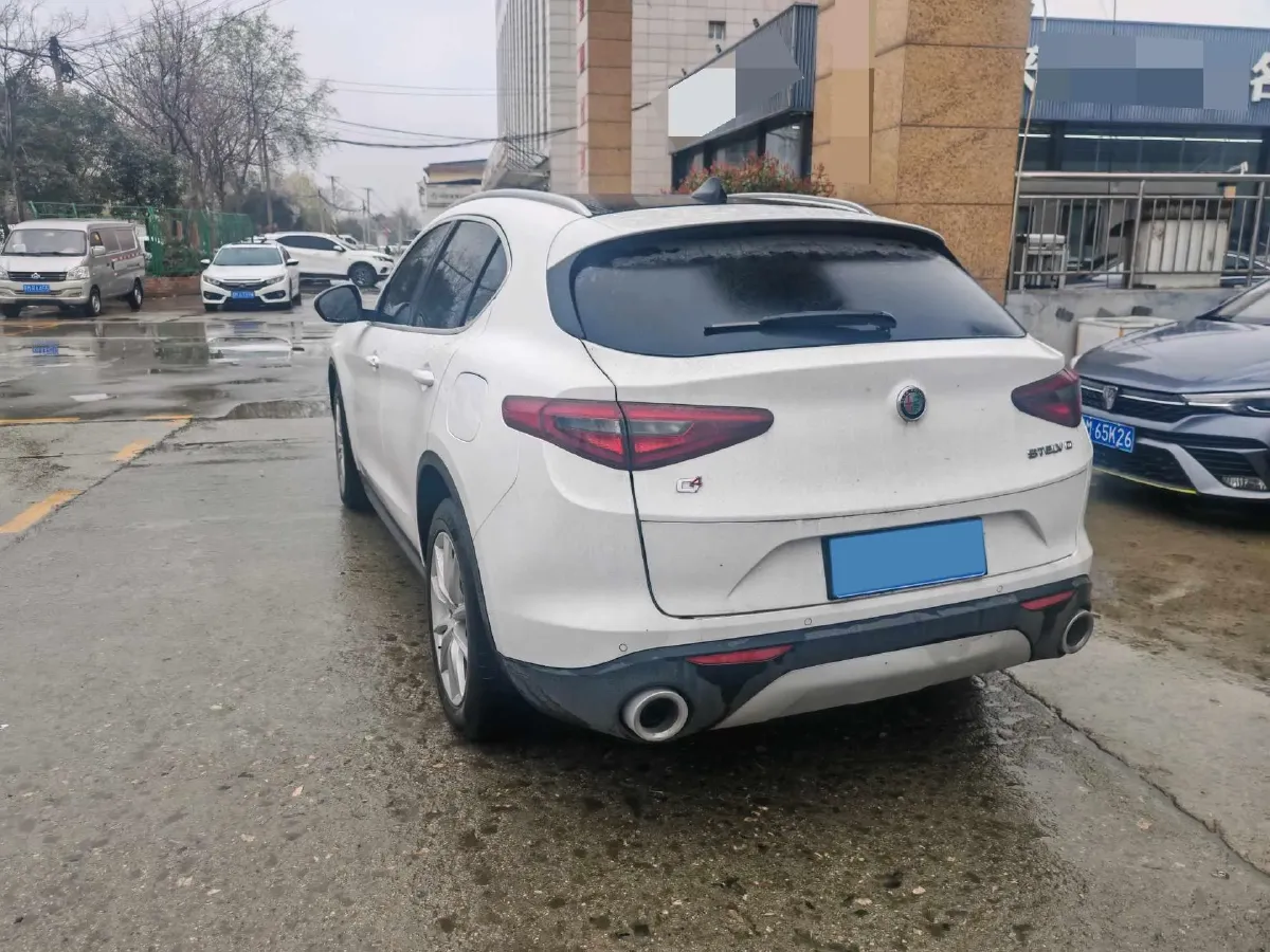 2017 Alfa Romeo Stelvio 2.0T 200HP L4 8AT,autocango,china used car exporter,china ev exporter,chinese used car exporter,chinese used ev exporter