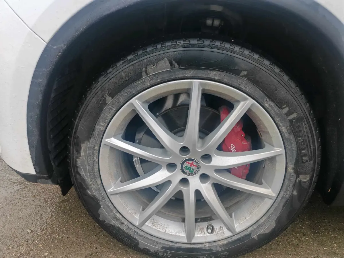 2017 Alfa Romeo Stelvio 2.0T 200HP L4 8AT,autocango,china used car exporter,china ev exporter,chinese used car exporter,chinese used ev exporter