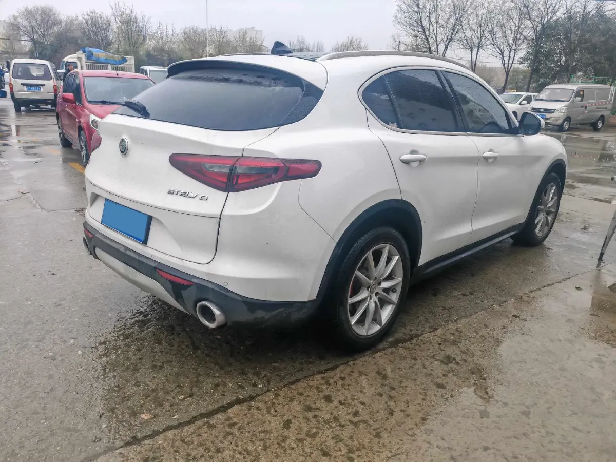 2017 Alfa Romeo Stelvio 2.0T 200HP L4 8AT,autocango,china used car exporter,china ev exporter,chinese used car exporter,chinese used ev exporter