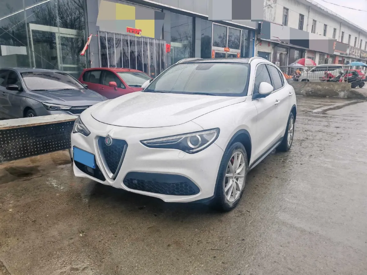 2017 Alfa Romeo Stelvio 2.0T 200HP L4 8AT,autocango,china used car exporter,china ev exporter,chinese used car exporter,chinese used ev exporter