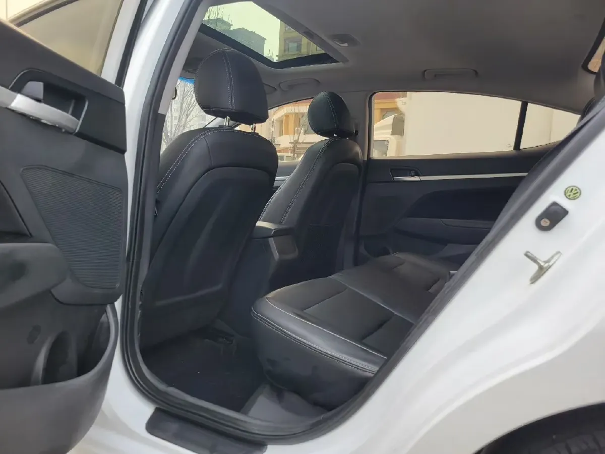 2016 Hyundai Elantra 1.6L 130HP L4 6AT,autocango,china used car exporter,china ev exporter,chinese used car exporter,chinese used ev exporter