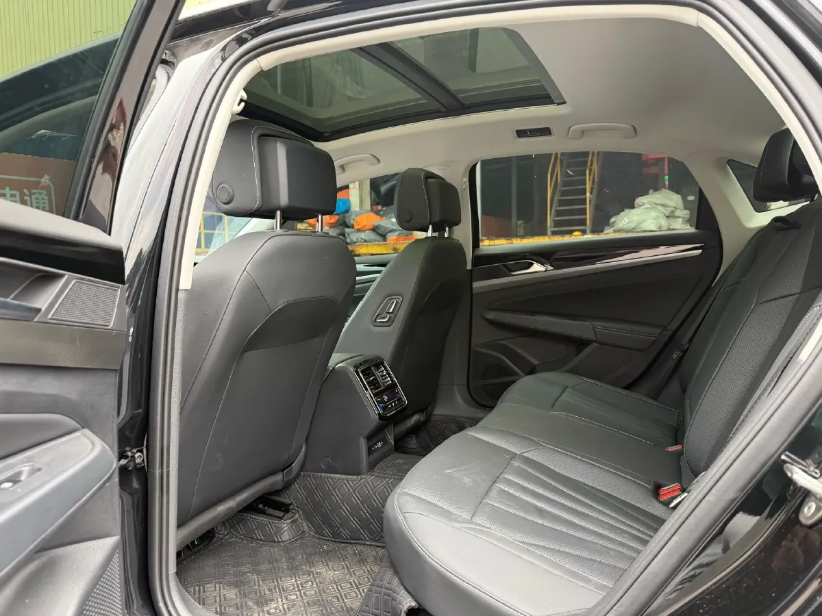 2026 Volkswagen Passat 2.0T 220HP L4 7DCT,autocango,china used car exporter,china ev exporter,chinese used car exporter,chinese used ev exporter