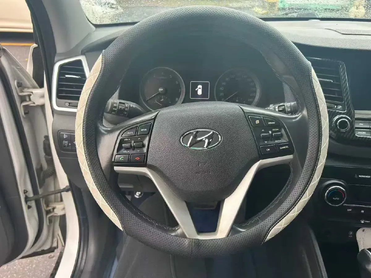 2015 Hyundai Tucson 1.6T 177HP L4 7DCT,autocango,china used car exporter,china ev exporter,chinese used car exporter,chinese used ev exporter