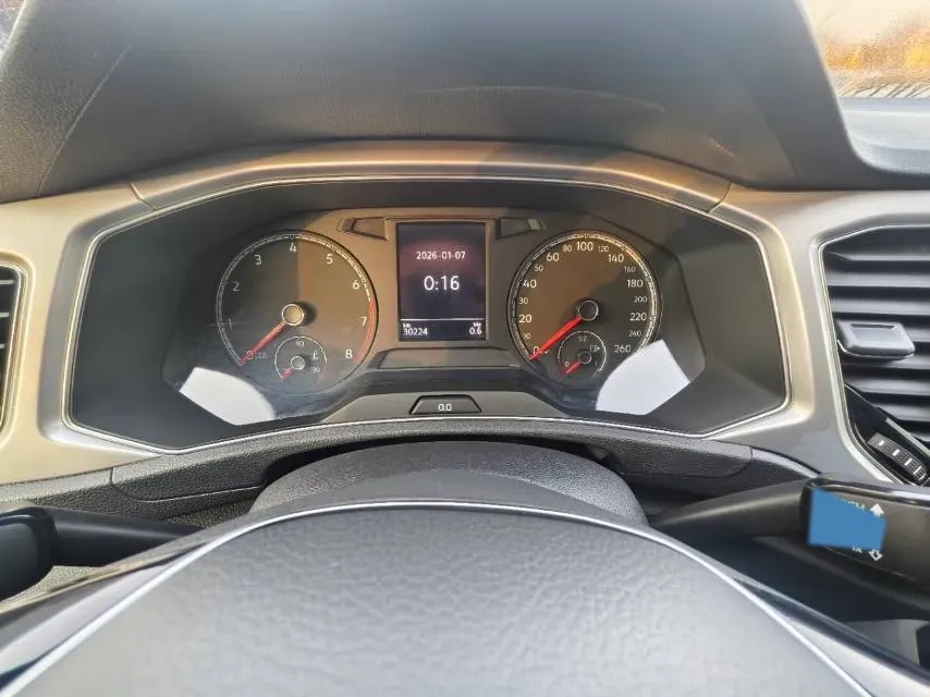 2021 Volkswagen T-Roc 1.4T 150HP L4 7DCT,autocango,china used car exporter,china ev exporter,chinese used car exporter,chinese used ev exporter