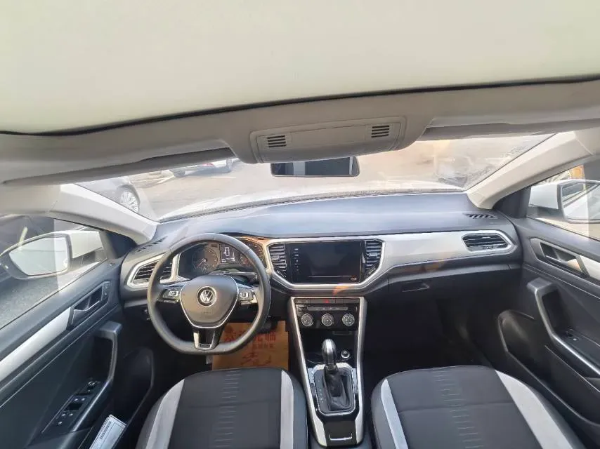 2021 Volkswagen T-Roc 1.4T 150HP L4 7DCT,autocango,china used car exporter,china ev exporter,chinese used car exporter,chinese used ev exporter