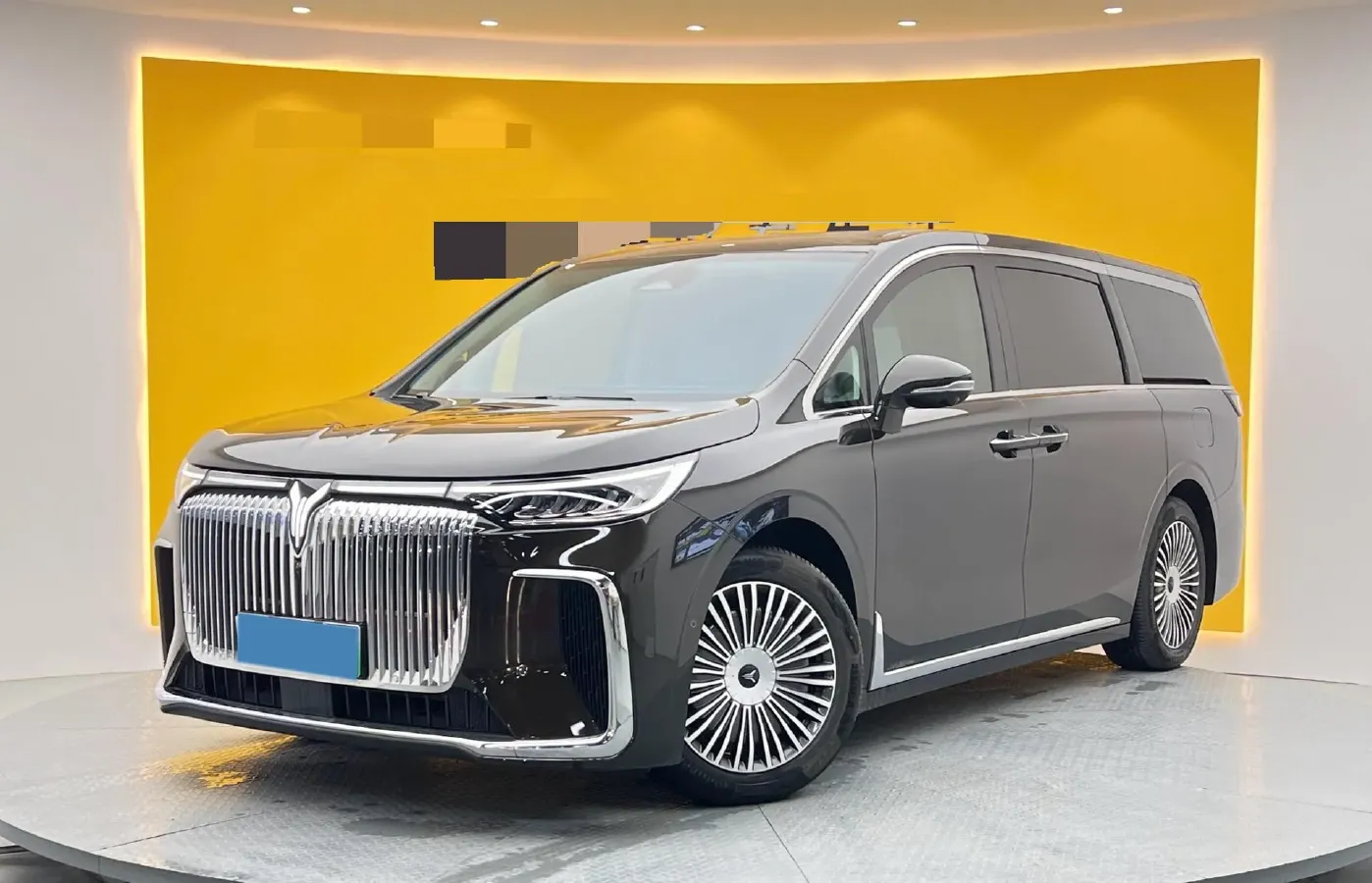 2025 Voyah Dream 1.5T 150HP L4 PHEV 41.7KWH,autocango,china used car exporter,china ev exporter,chinese used car exporter,chinese used ev exporter