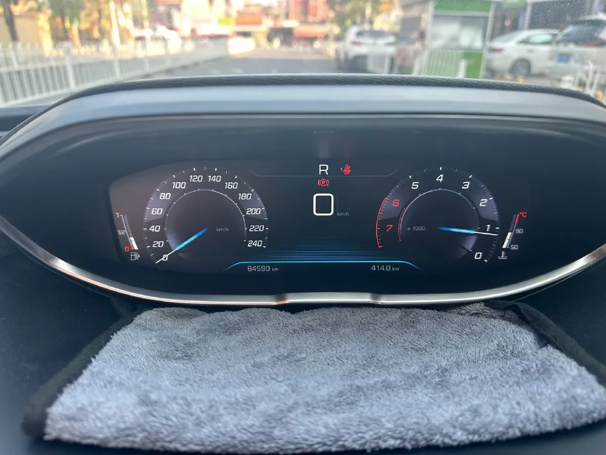 2019 Peugeot 5008 1.8T 204HP L4 6AT,autocango,china used car exporter,china ev exporter,chinese used car exporter,chinese used ev exporter