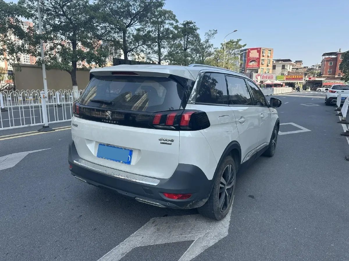 2019 Peugeot 5008 1.8T 204HP L4 6AT,autocango,china used car exporter,china ev exporter,chinese used car exporter,chinese used ev exporter