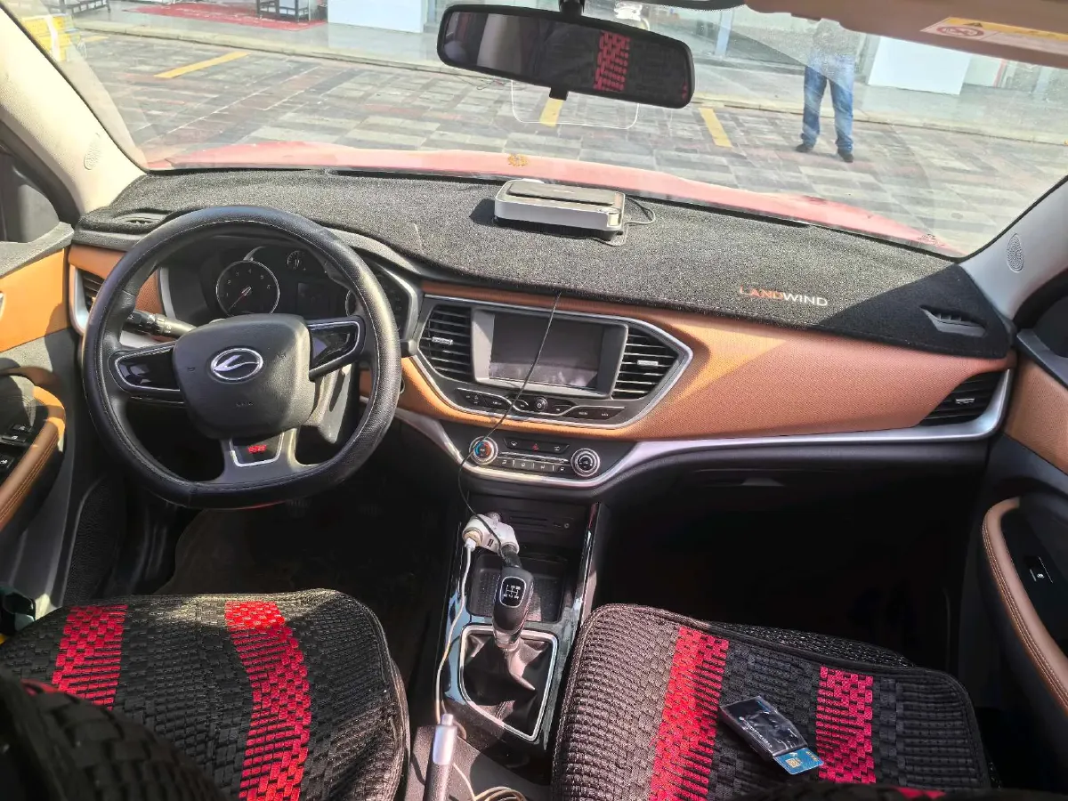 2017 Landwind X2 1.6L 125HP L4 5MT,autocango,china used car exporter,china ev exporter,chinese used car exporter,chinese used ev exporter