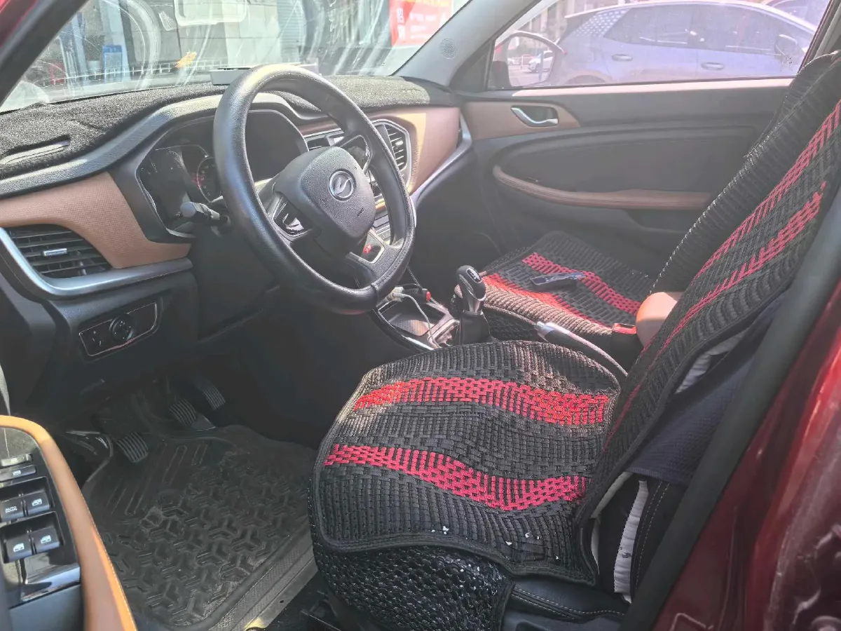 2017 Landwind X2 1.6L 125HP L4 5MT,autocango,china used car exporter,china ev exporter,chinese used car exporter,chinese used ev exporter