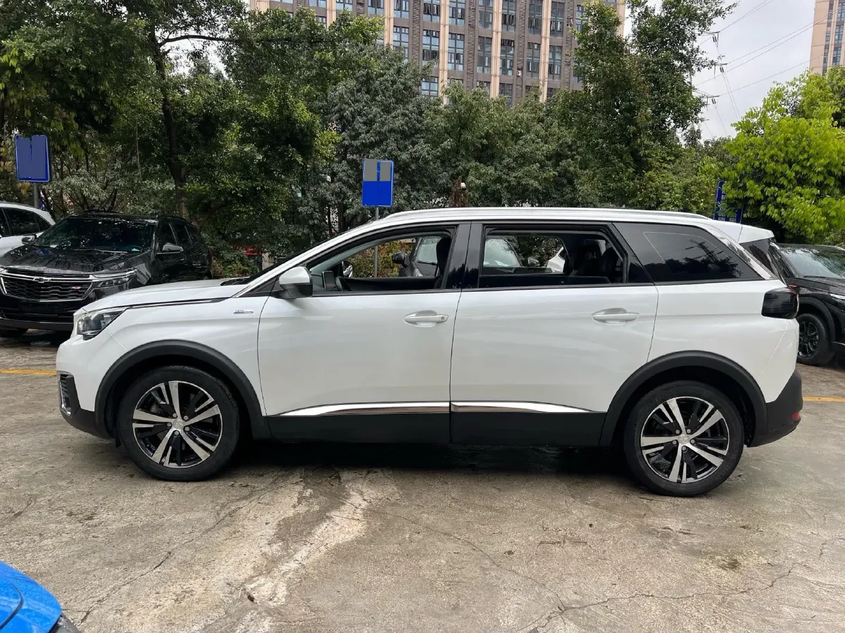 2017 Peugeot 5008 1.8T 204HP L4 6AT,autocango,china used car exporter,china ev exporter,chinese used car exporter,chinese used ev exporter